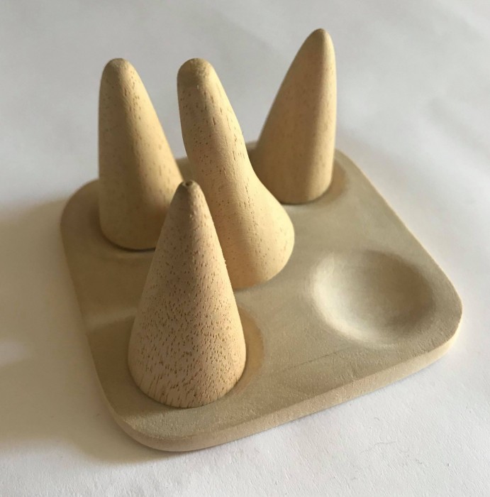 Mike Matthews Ease is a piece of speculative sculpture to be used as a self-help kit for insomnia
