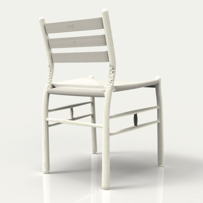 Image of Thomas Vernyard’s carbon-sequestering Agricultural Chair.