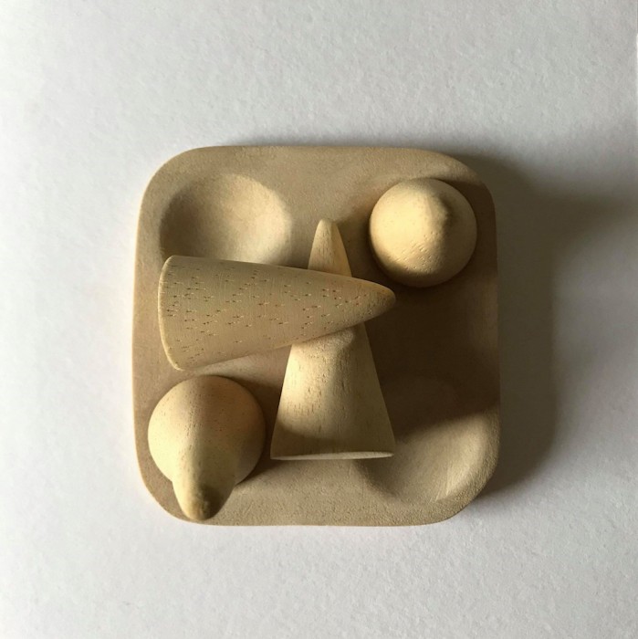 Mike Matthews Ease is a piece of speculative sculpture to be used as a self-help kit for insomnia